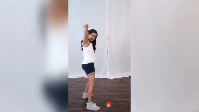 Cute and little baby dance on nice songs,,🔥🔥🔥 смотреть онлайн