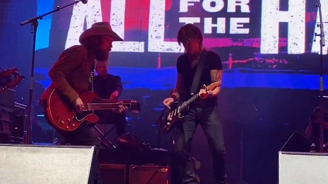All For The Hall 2020 Brothers Osborne’s “It Ain’t My Fault” includes Keith Urban’s guitar riff смотреть онлайн