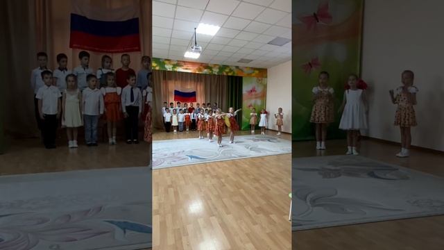 «У моей России» Песня муз.Г.Струве, сл.Н.Соловьёва Группа «Лучики» смотреть онлайн