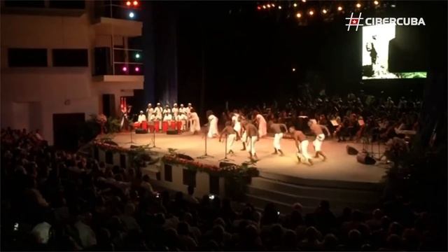 Artistas cubanos rinden tributo a Fidel Castro con gala en Santiago de Cuba смотреть онлайн