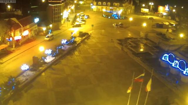 Вебкамера "Площадь Советская". Запись 26.01.2017 21:00:03 смотреть онлайн
