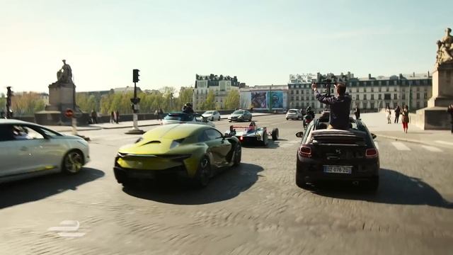 Jean-Eric Vergne Drives Formula E Car In Paris Traffic! смотреть онлайн