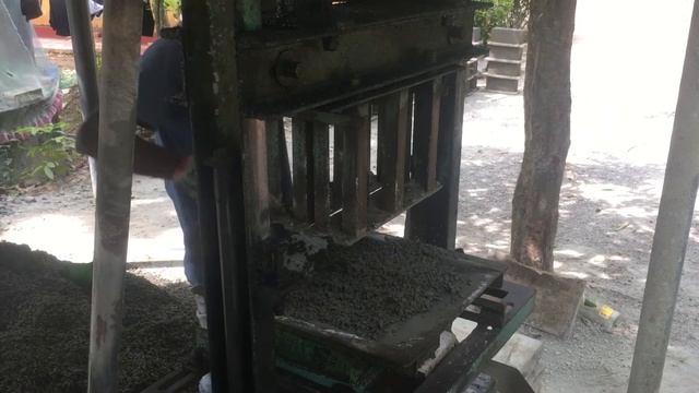 Производство строительных блоков на мини станке Шри-Ланка смотреть онлайн