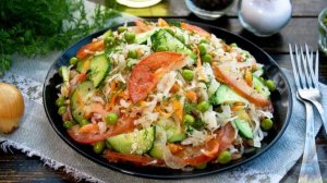 Секрет вкуса в заправке. САЛАТ С КВАШЕНОЙ КАПУСТОЙ, ЗЕЛЁНЫЙ ГОРОШКОМ И ОГУРЦОМ
