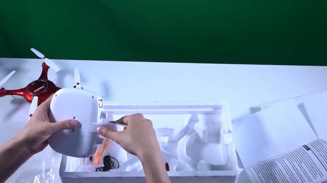 Syma X5UW Wifi 720P HD Camera FPV RC Drone with Planned Flight Track Function смотреть онлайн
