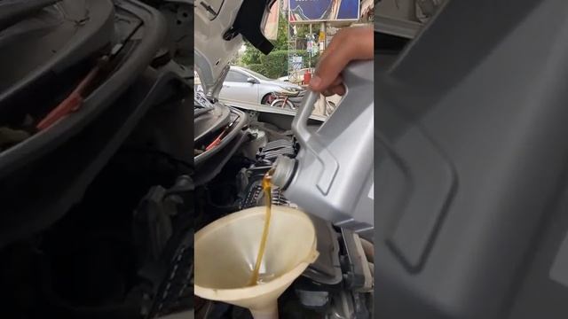 Liqui Moly 20w-50 + Oil Smoke Stop is used in Honda City to resolve oil consumption issue Mo'54issu смотреть онлайн