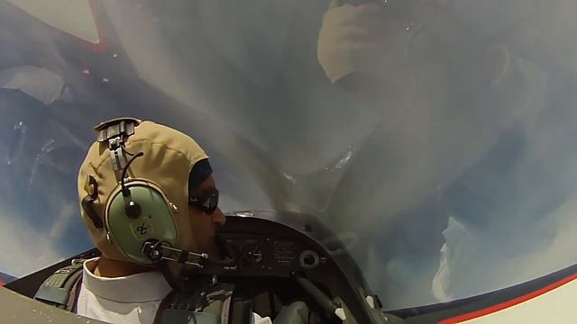 Aerobatics - Extra 300 смотреть онлайн