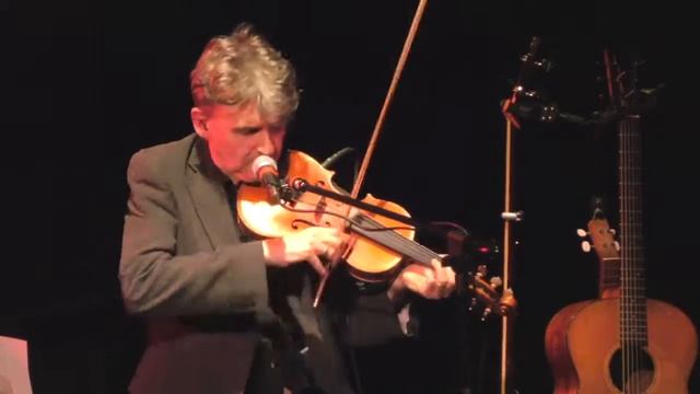 'Things that are Round' live at TOM смотреть онлайн
