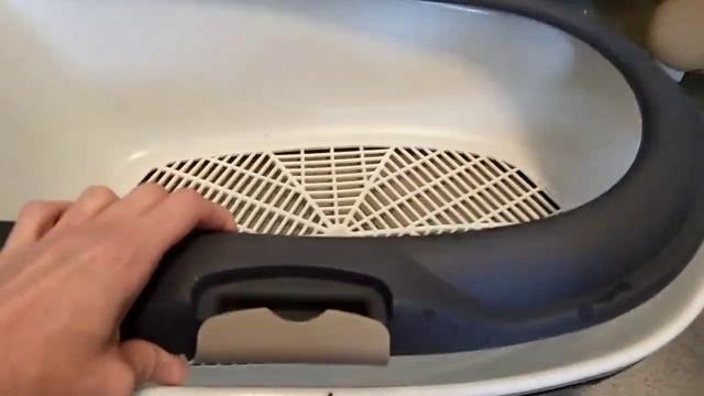 Лоток для кошек с бортиком и сеткой