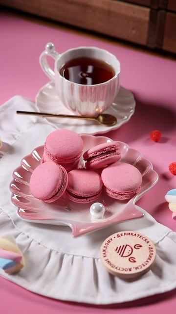 thumb-Пирожное макарон Малина Деликатеска 192г-2}