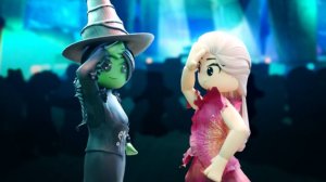 Глинда из «Злая» в РОБЛОКС учится в волшебной школе и играет в игру