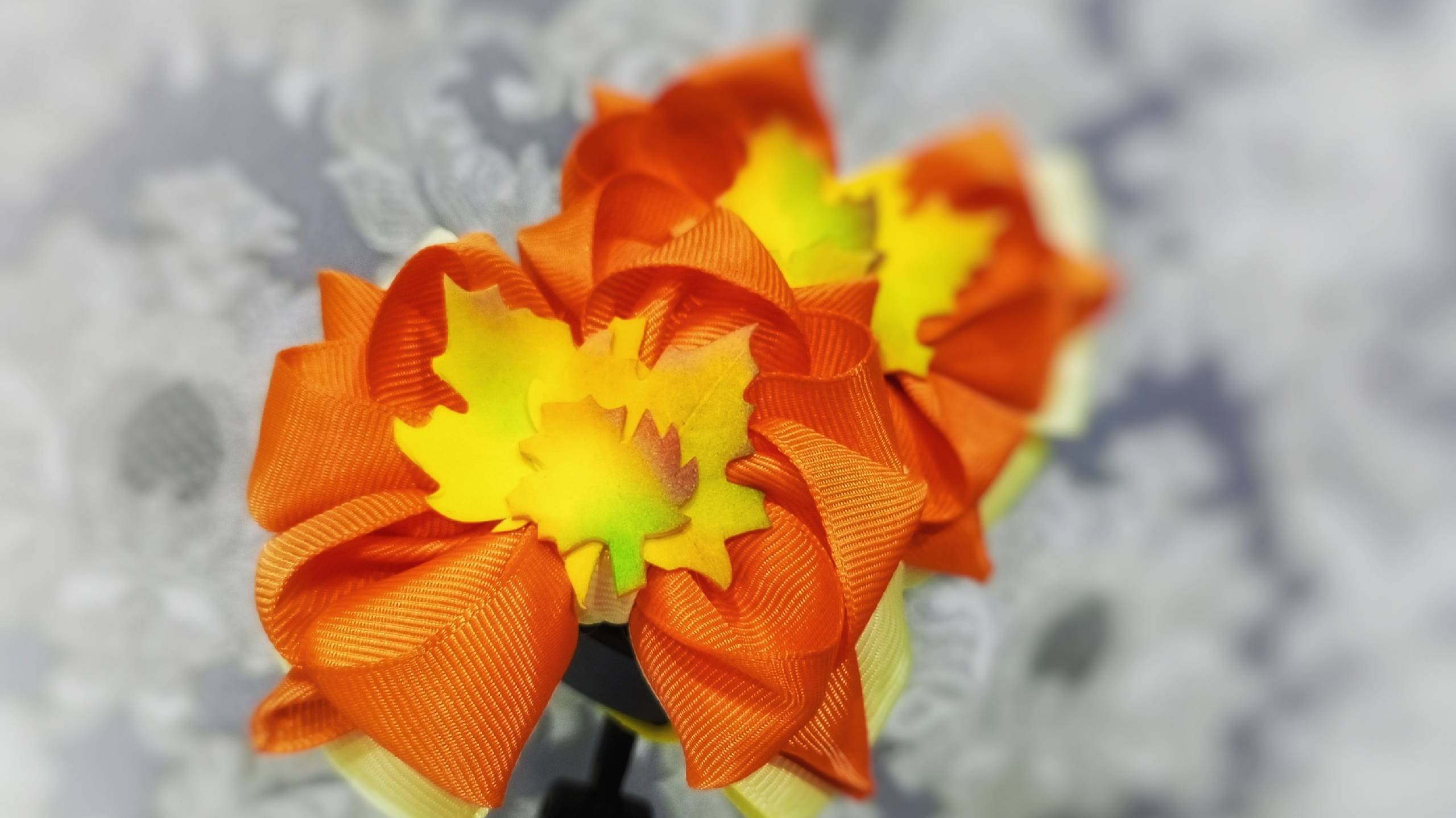 Осенние бантики из ленты