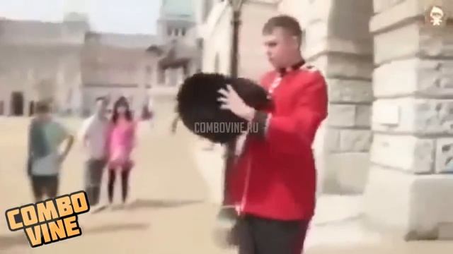 Разозленный охранник! смотреть онлайн