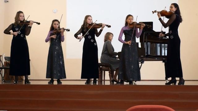 Ансамбль скрипачей "Каприс". смотреть онлайн