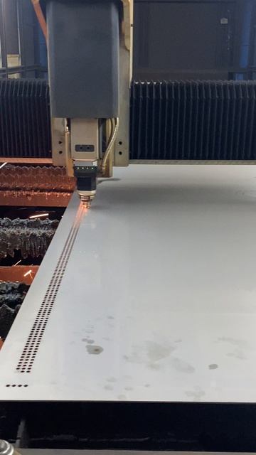 Лазерная резка металла, перфорация, нержавеющий металл 3мм. Станок Senfeng Laser 6015 SF6015H