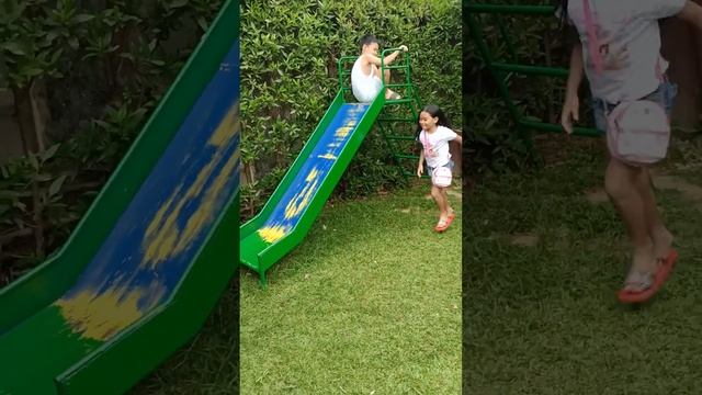 Bonding Time in Villa Rita Resort. смотреть онлайн