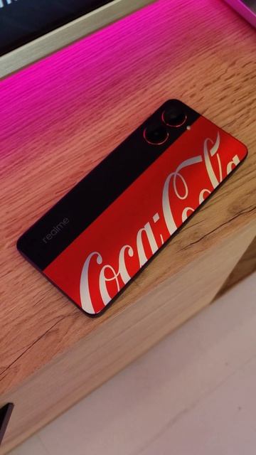 Coca-Cola'ya özel telefon yapmışlar 😱 #shorts #realme #realme10prococacolaedition смотреть онлайн