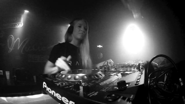 Vanessa Sukowski @ Club Alter Speicher Brandenburg, Germany (13.04.19) смотреть онлайн