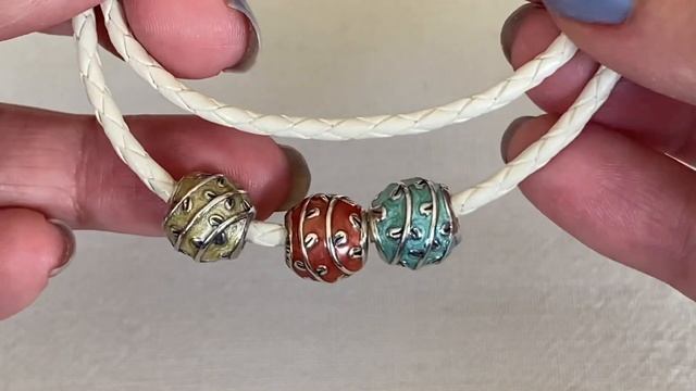PANDORA Spring 2022 LEATHER Bracelets смотреть онлайн
