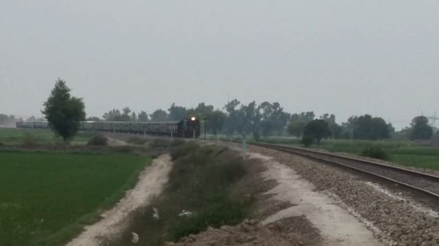 Back to back 3 fastest trains 45 up ,17 up and 43 up смотреть онлайн