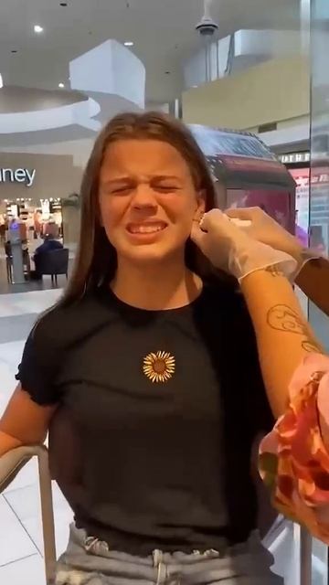 Как проявляется задумчивость за 5 секунд #нервно #напугать #смешноевидео смотреть онлайн