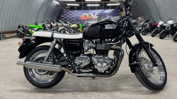 Обзор Triumph Bonneville T100 |В НАЛИЧИИ|
