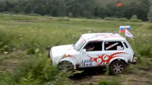 Гонка по бездорожью на ниве