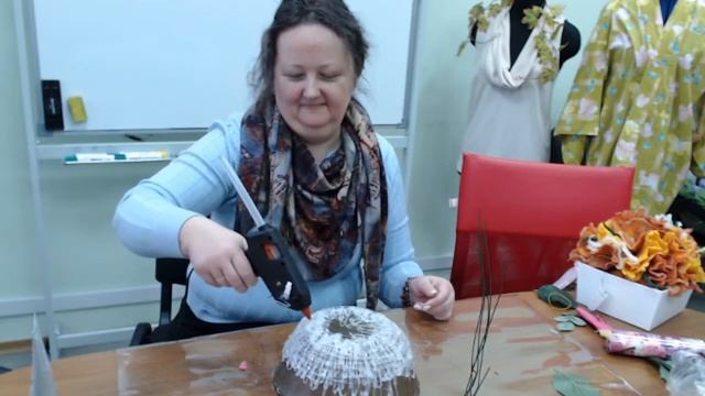 Флористика_создаем корзинку к 8 марта_Юдаева Любовь Викторовна_Центр "Ломоносовец"_www.MosLomonos.r смотреть онлайн