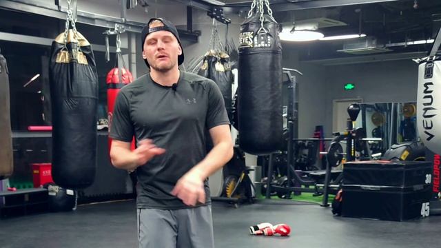 Тренировка по боксу | Упражнения на передвижение, работу ног смотреть онлайн