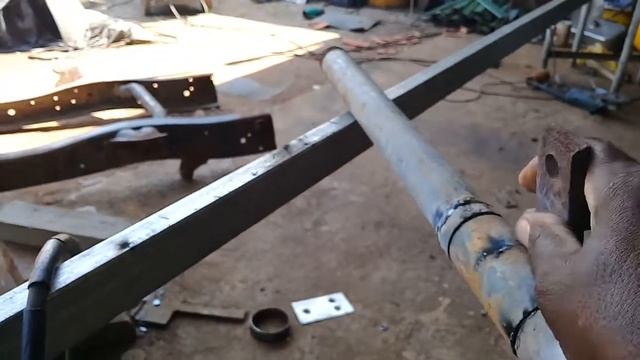 Finalizando a soldagem do suporte do guincho parte 1 смотреть онлайн