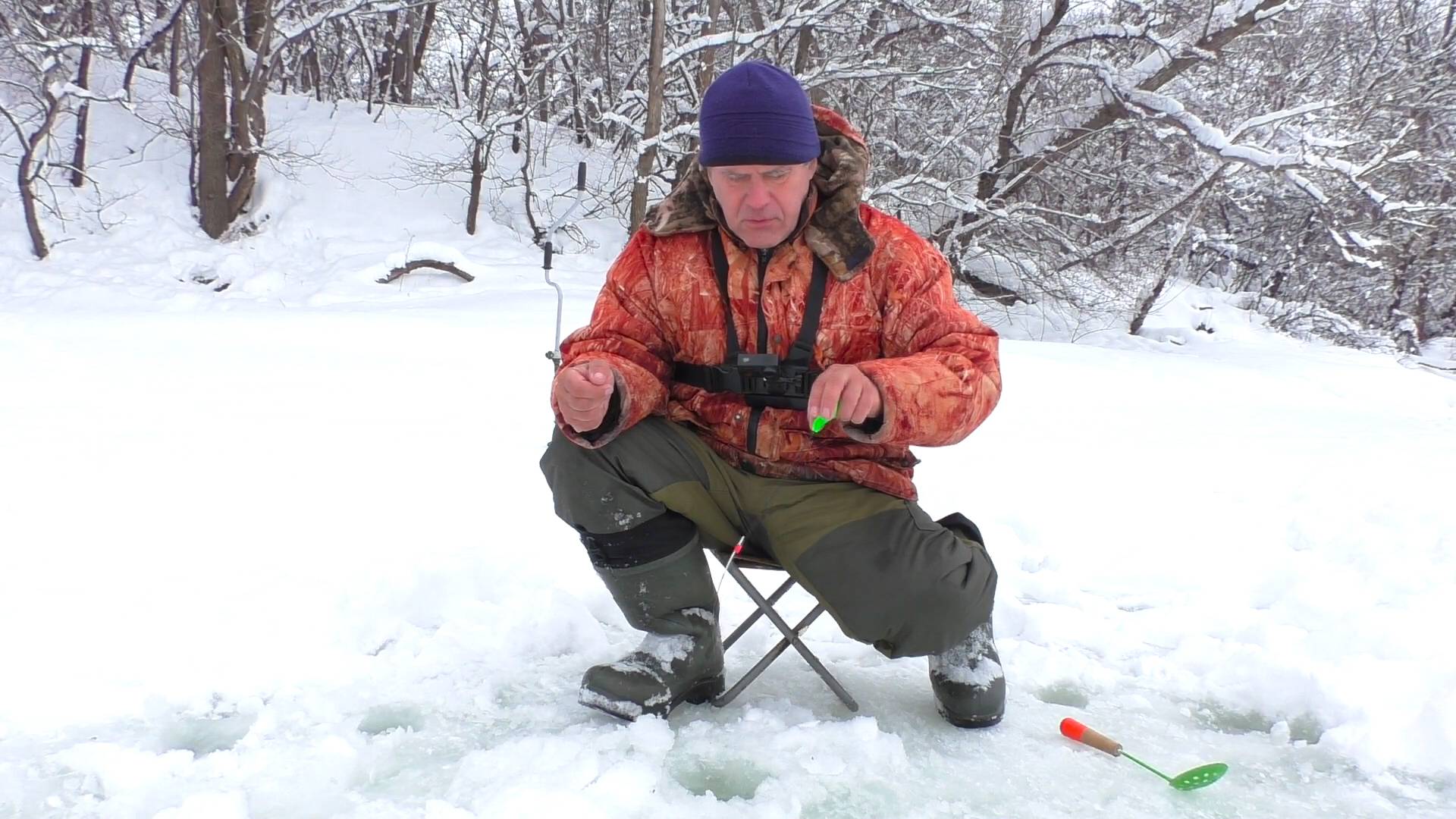 Рыбалка в конце января на речке ! смотреть онлайн