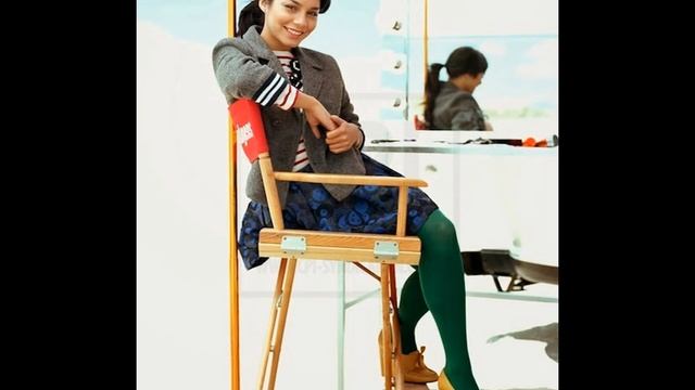 Vanessa Hudgens` Legs and Feet in Tights-NO SHOES смотреть онлайн