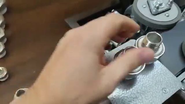 Этикетировщик самоклеящихся этикеток смотреть онлайн