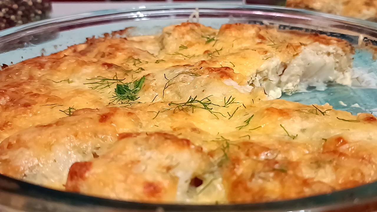 📌 Рыба в духовке, запеченная под сметанным соусом смотреть онлайн
