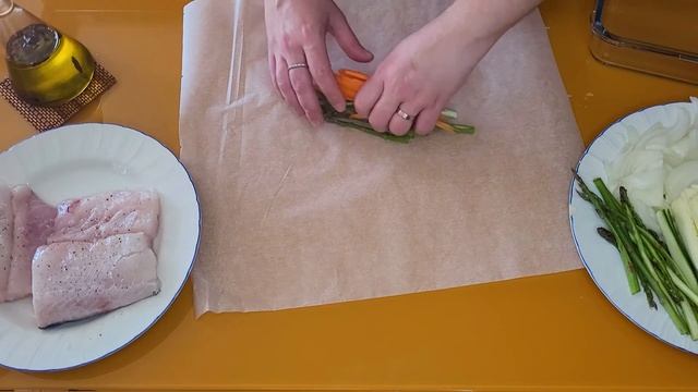 MERLUZA al PAPILLOTE - Receta SÚPER SANA y FÁCIL смотреть онлайн