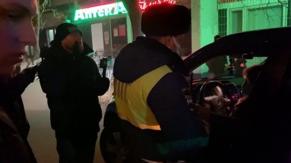 Правила ПДД - ничто, маску носишь - можно все!