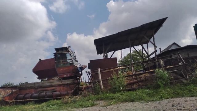НІВА СК 5 М1 піднімаємо матку для установки барабана підготовка до жнив соняшника смотреть онлайн