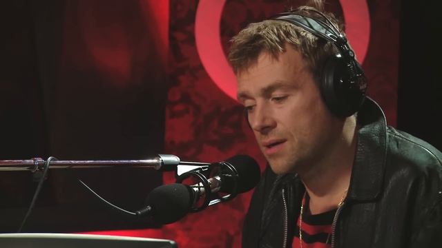 Damon Albarn Slams 'Glee' on Q TV смотреть онлайн