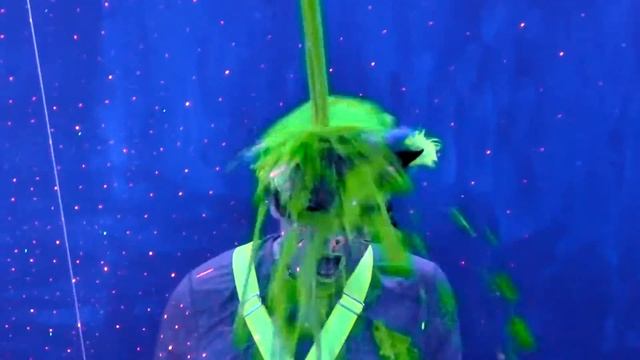 Neon kitty slimed with neon green slime смотреть онлайн
