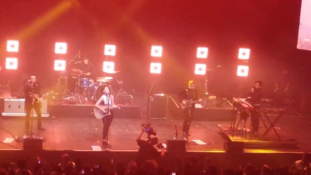 Francisca Valenzuela - Almost Superstars 12/11/2014 @ Teatro Caupolicán смотреть онлайн