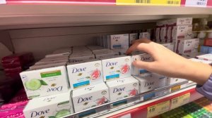 ASMR Обзор полочек магазина с шёпотом АСМР Перебираю товары, навожу порядок Мыло, косметика