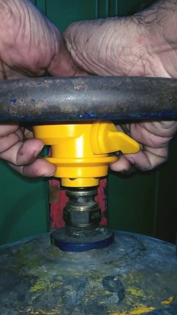 #shorts Gas Cylinder Regulator Fitting#How to remove and fix Gas regulator смотреть онлайн