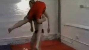 YouTube - Lift and Carry 220lbs man.wmv.flv