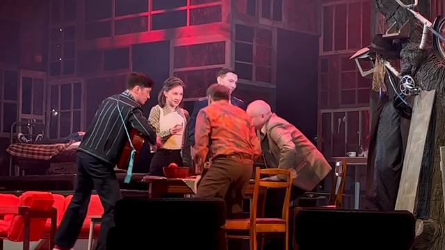 Видеоролик к спектаклю "Старший сын" (18+) смотреть онлайн