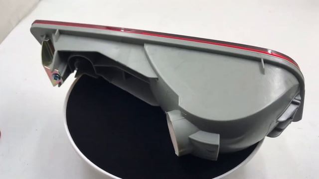 Ліхтар протитуманний задній лівий 8337A111 смотреть онлайн