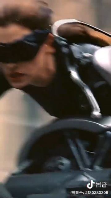 Anne Hathaway sexy catwoman смотреть онлайн