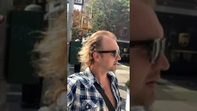 Прямой эфир с Bleecker street, New York. смотреть онлайн