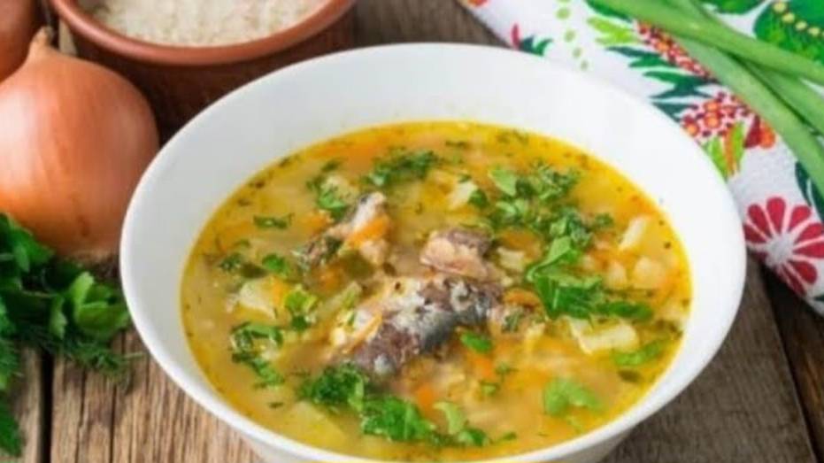 Вкусный РЫБНЫЙ СУП ИЗ КОНСЕРВОВ за 30 минут. Рецепт от Всегда Вкусно! смотреть онлайн