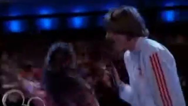 Zac Efron & Vanessa Hudgens - Breaking free смотреть онлайн