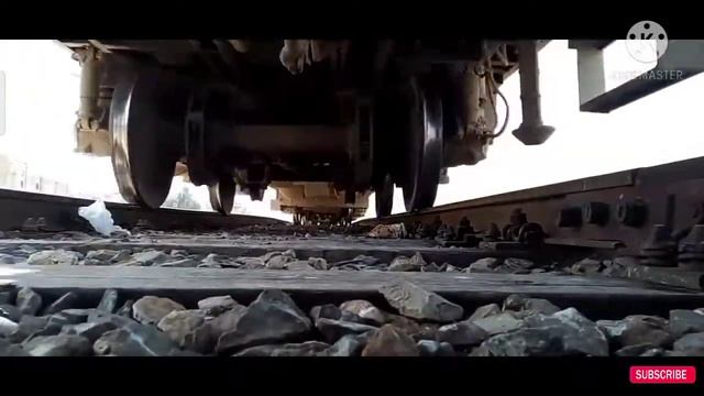 Indian Railway||Camera Under Train Speed Amazing Sound смотреть онлайн